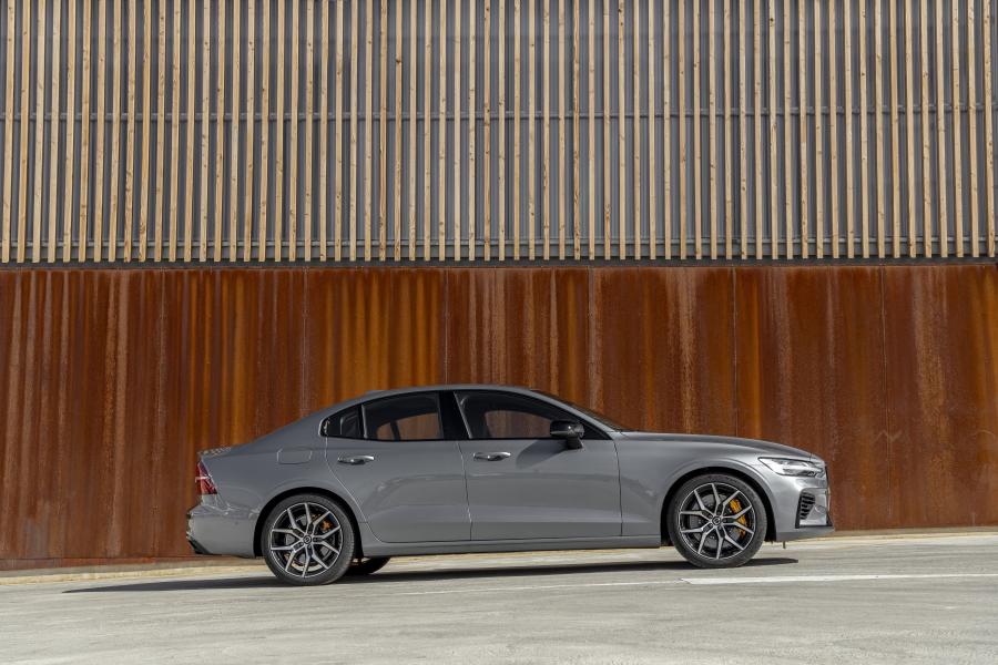  Volvo S60 T8 Polestar Engineered 2018 года  (WW) (фото 37 из 51)